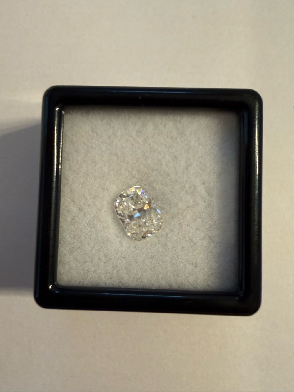 Loose Cushion Cut Lab Diamond  
IGI certified- White 1.03 Carat E-VS1